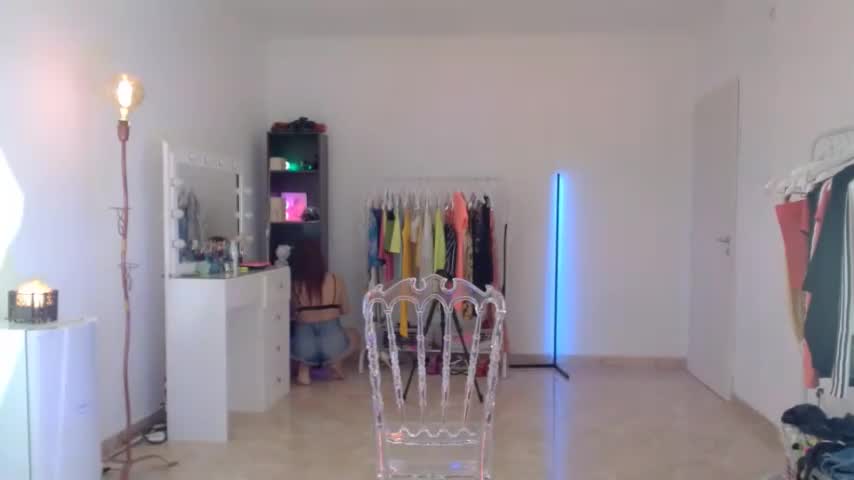 Angel in Red's Live Cam