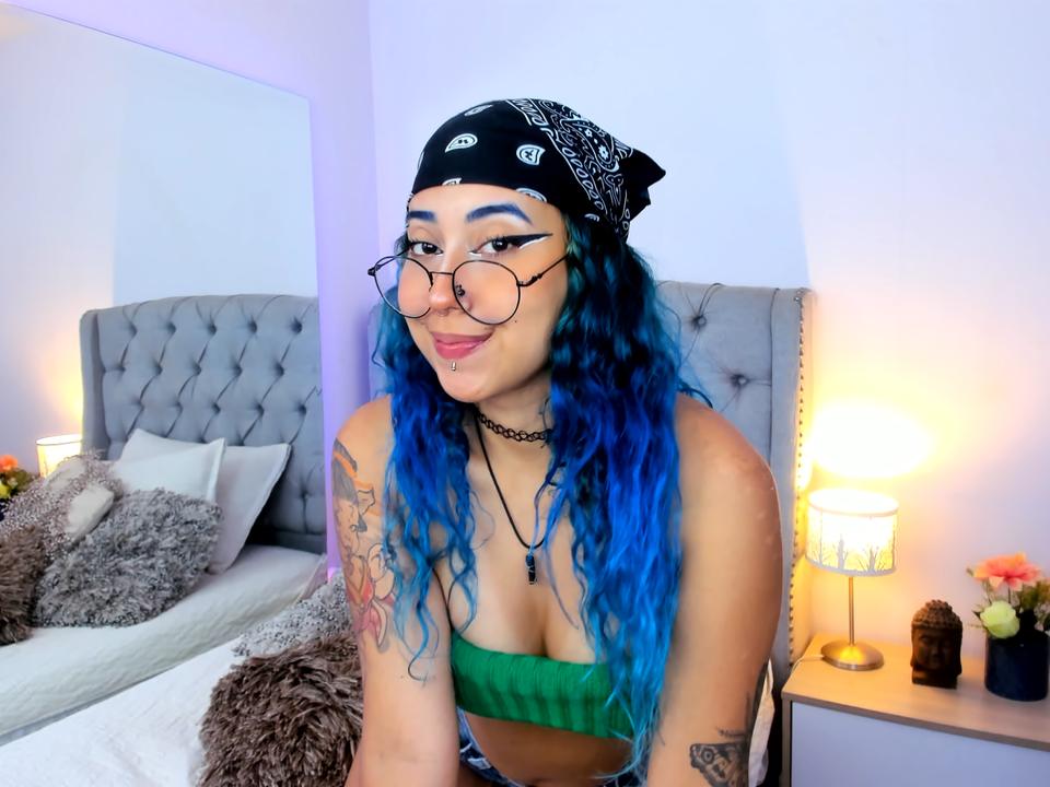 LilyBlue_'s Live Cam